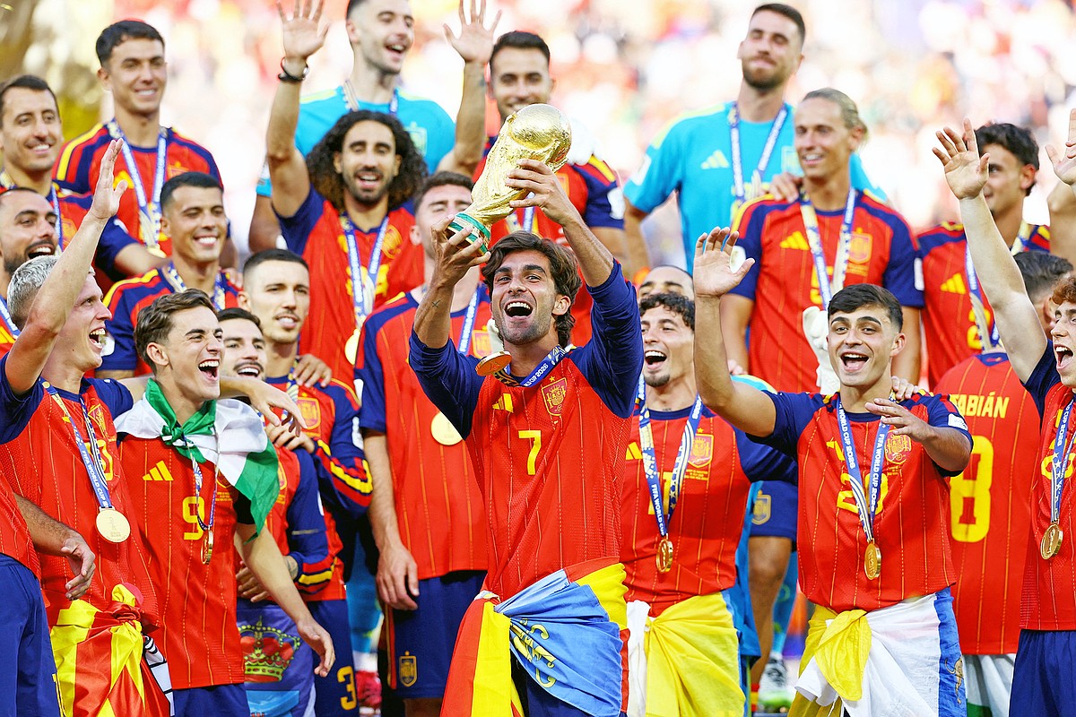 After World Cup win, Spain moves past Argentina to No. 1 in FIFA rankings - Jefferson City News Tribune thumbnail