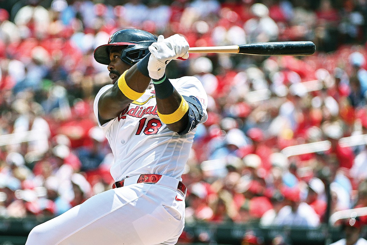Cardinals capitalize on Reds’ two errors in 5-3 win for sweep