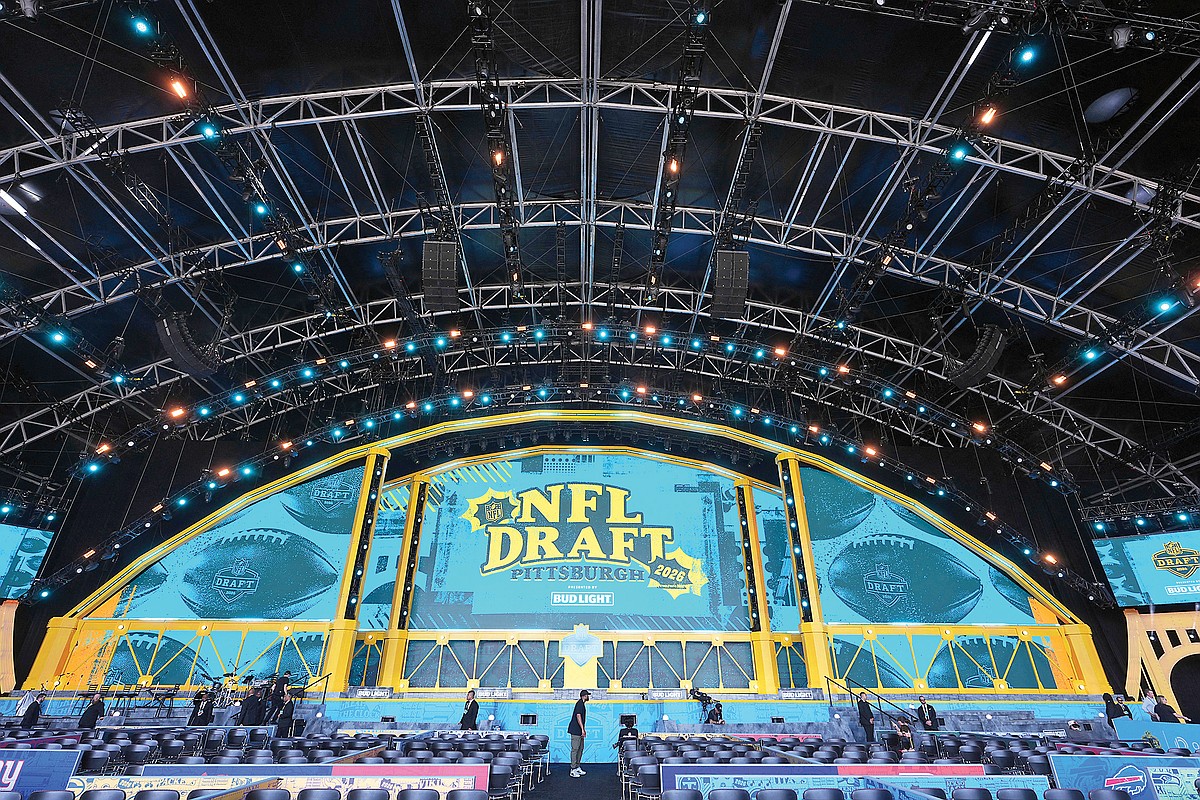 McCoy to Raiders, Jets trade up for Klubnik on Day 3 of NFL Draft