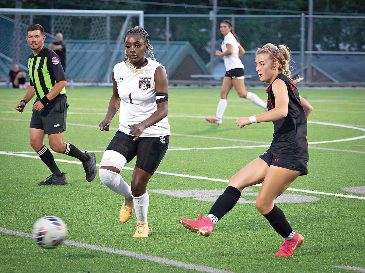 Jefferson City girls soccer rolls past Rolla for 5-0 victory
