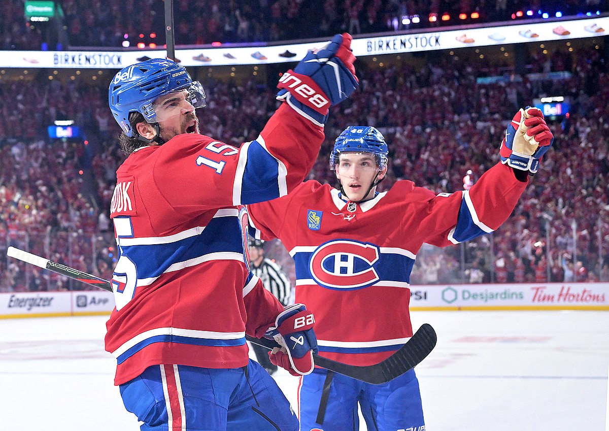 Canadiens clobber Sabres in Game 3, grab playoff series lead