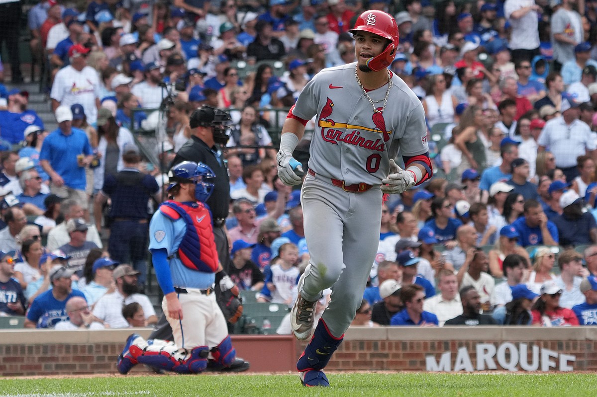 Cardinals unleash 17-hit attack in 17-1 romp against Cubs
