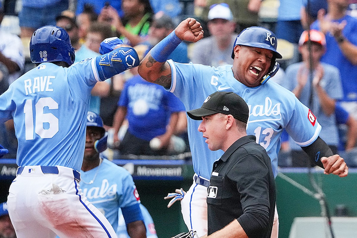 Royals outslug Tigers, polish off 7-0 homestand with 11-7 victory