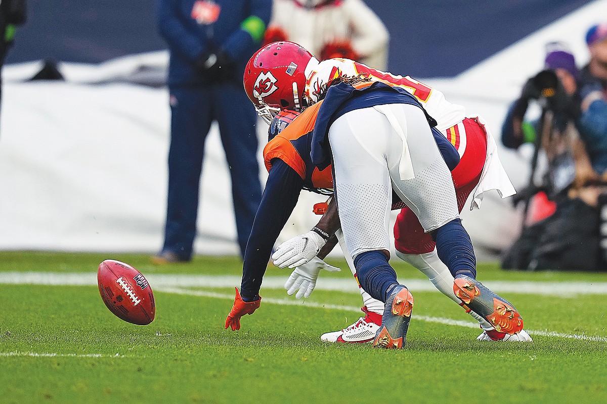 Wilson, Simmons lead Broncos to first win vs. Chiefs since 2015 ...