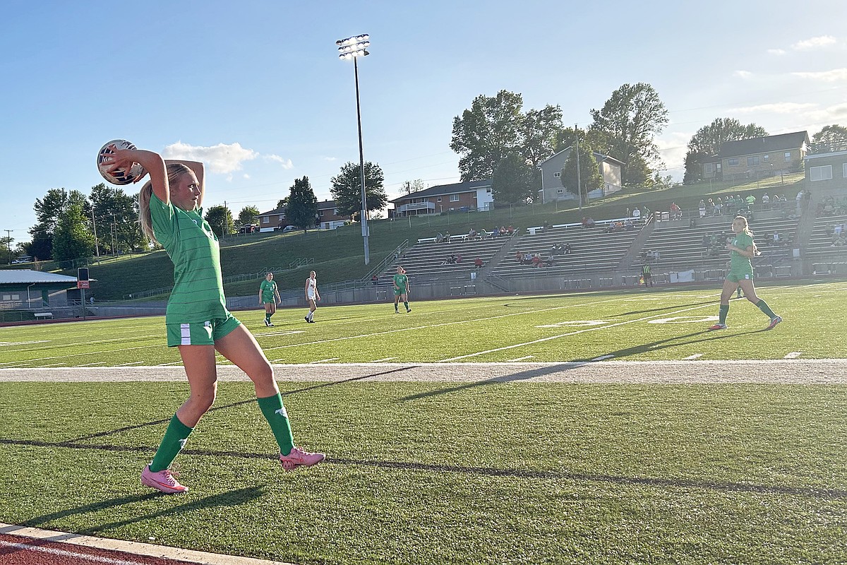 Blair Oaks posts 3-0 soccer win against Mexico