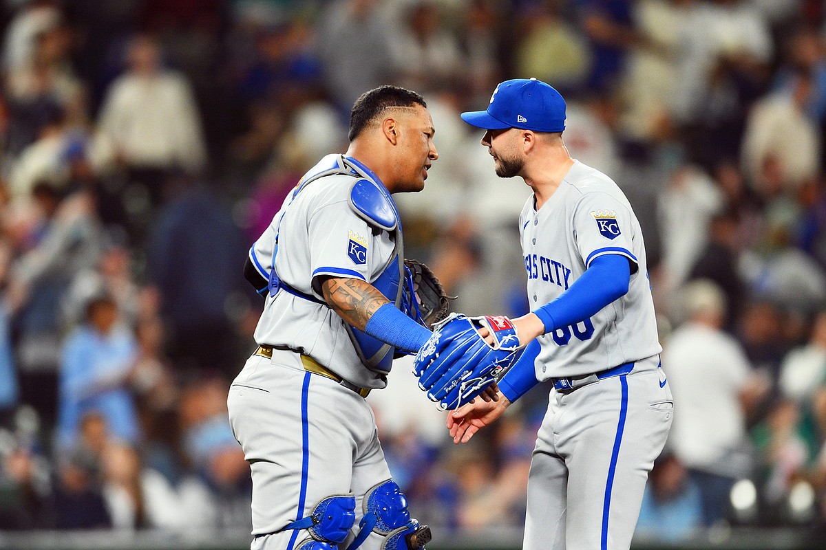 Royals pull out victory against Mariners in slugfest