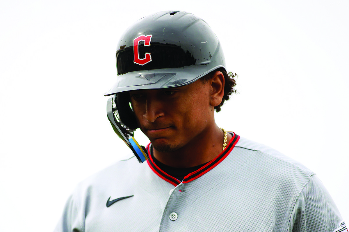 Naylor, Guardians fend off Royals for four-game series split