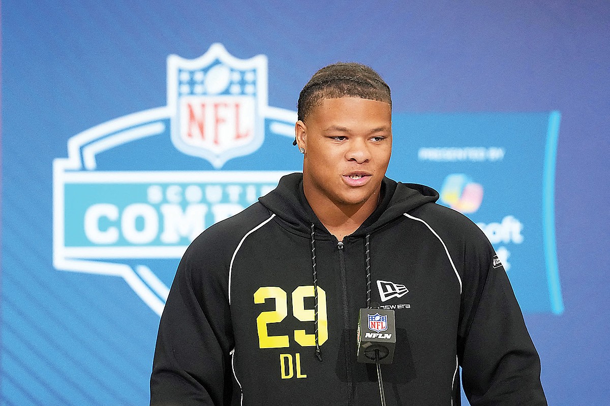 Chiefs agree to terms with first-round pick Woods