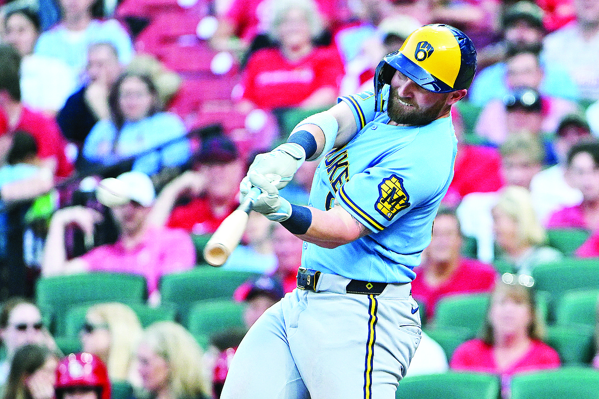 Brewers take down Cardinals to win 4-of-5 in N.L. Central series