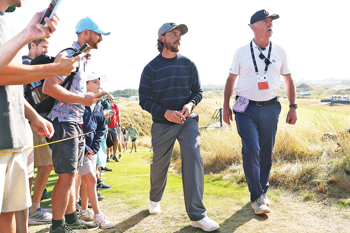 Fleetwood among top British Open contenders