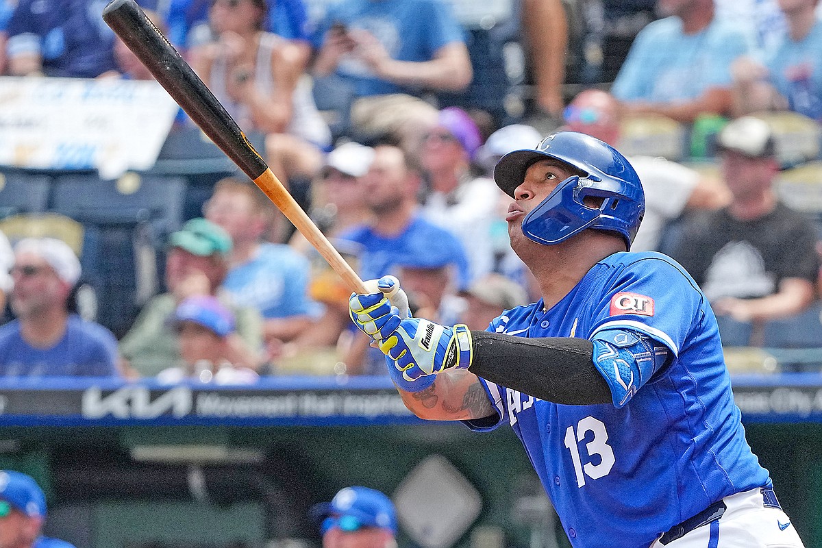Pasquantino, Perez lead Royals past Blue Jays 6-1