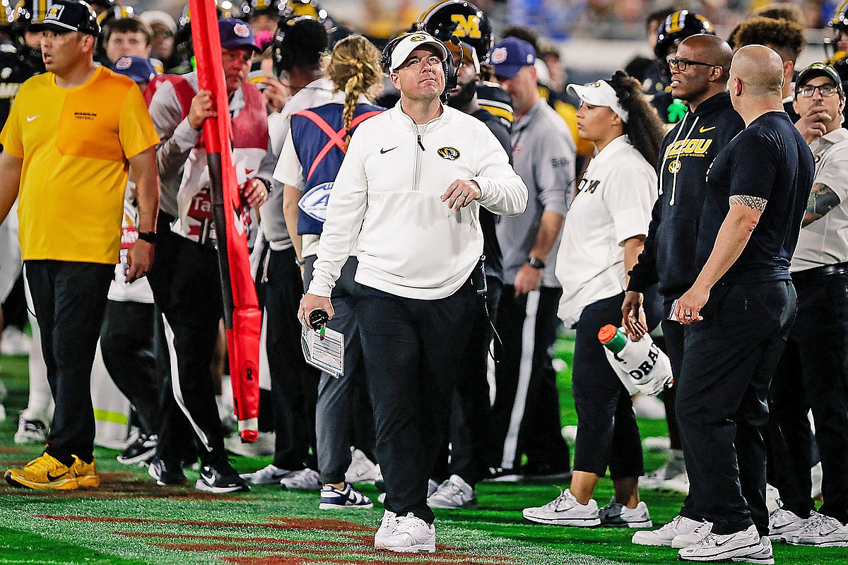 Missouri football moves up two spots to No. 23 in AP Top 25
