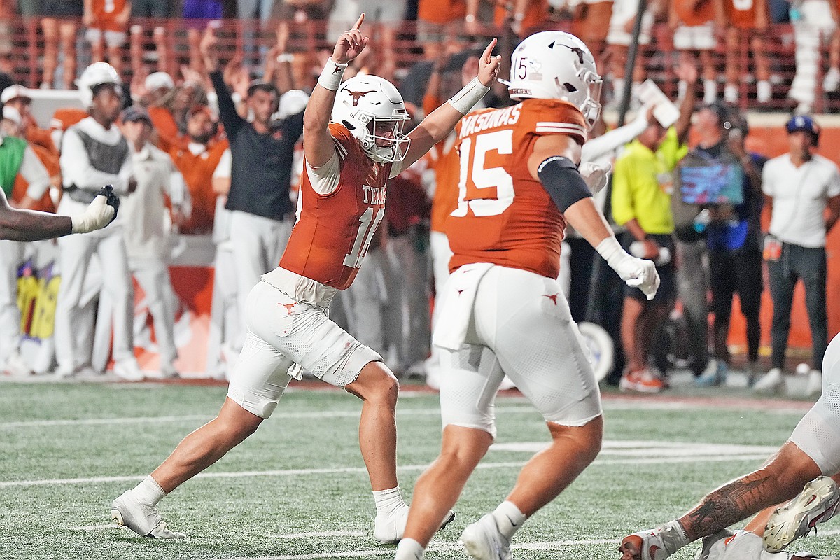 Texas takes No. 1 spot in AP Top 25, Oregon falls to No. 21 | Jefferson City News-Tribune