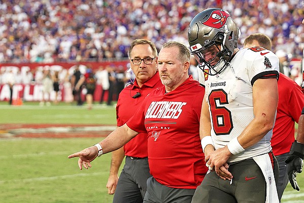 NFL Injury Roundup: Mayfield, Hall knocked out late in losses | Jefferson City News-Tribune