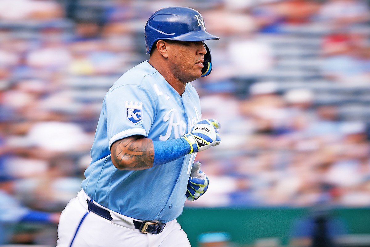 Pasquantino homers twice, Royals edge Guardians 3-2 in season finale