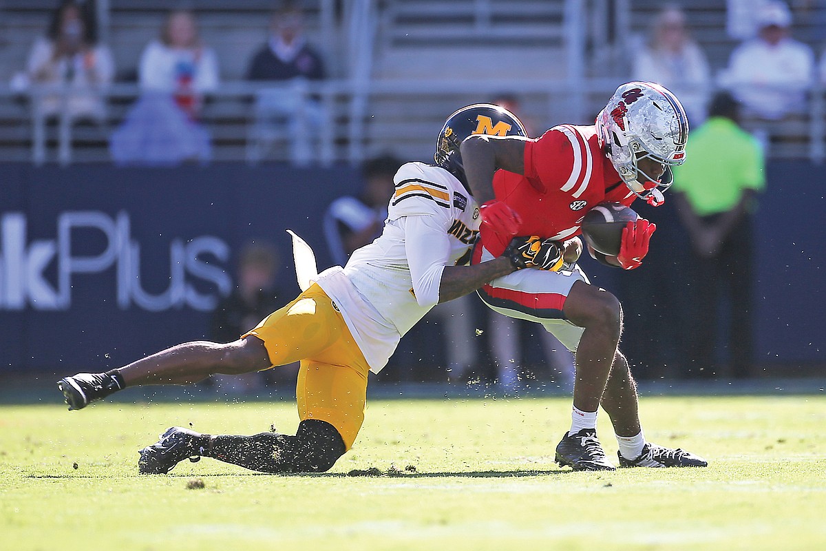 Chambliss totals four touchdowns as Mississippi blasts Missouri 31-3
