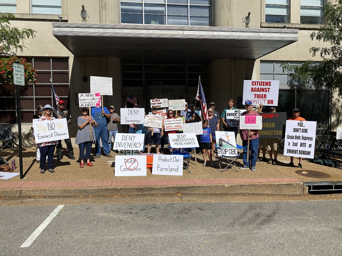 Potential transmission line draws protests | Fulton Sun