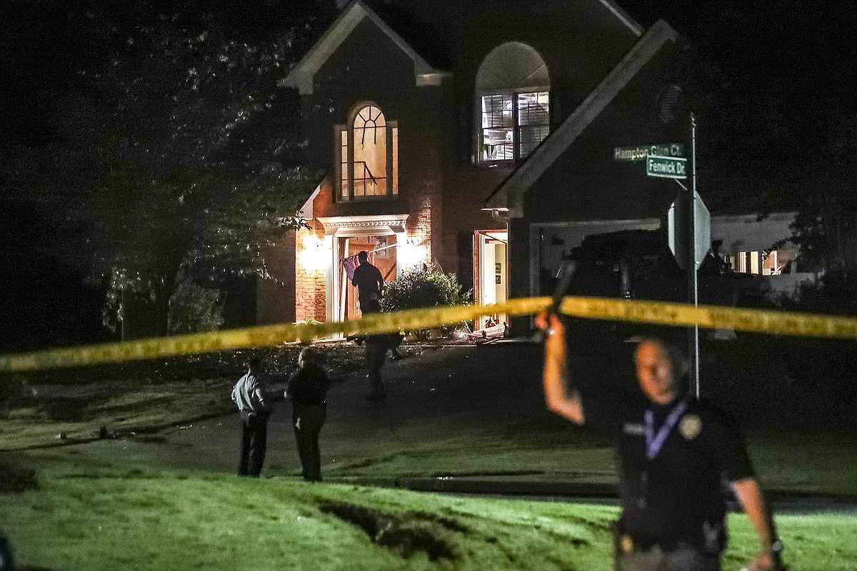 Sheriff: Slain deputies ambushed serving warrant in Georgia | Jefferson ...