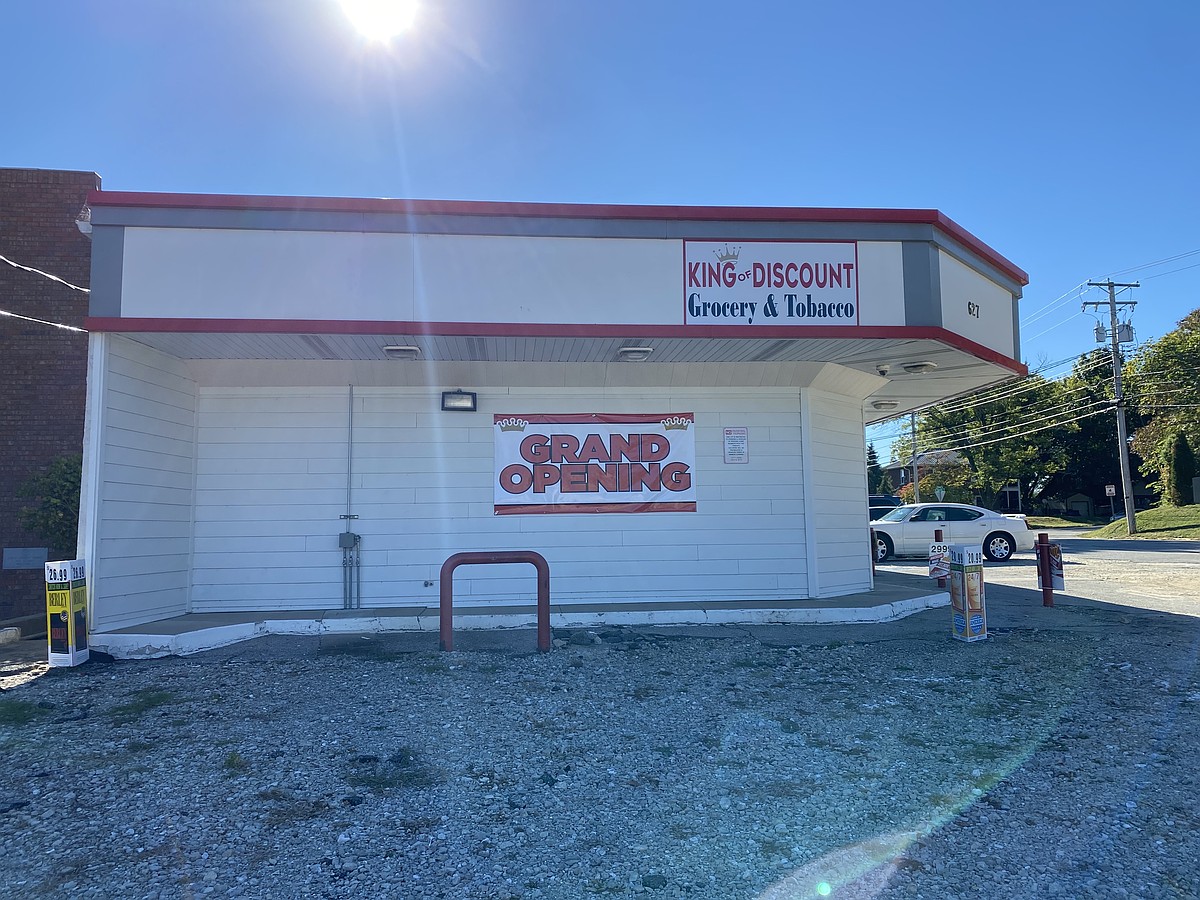 king of discount grocery & tobacco photos BizBeat: New convenience store opens on Clark Avenue