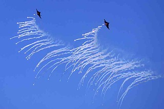 Fighter Shells South Korean fighter jets accidentally drop bombs, injuring 8 people ...