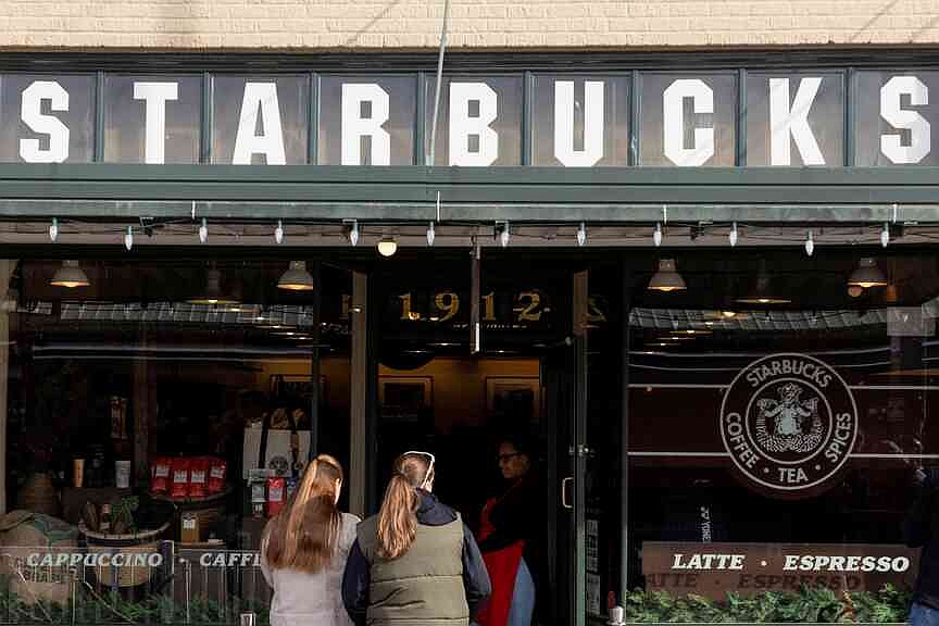 Finanical Times says Starbucks exploring takeover of Chipotle