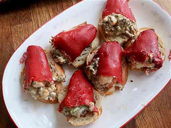 Gretchen’s table: Feed your inner Hemingway with these Spanish stuffed peppers