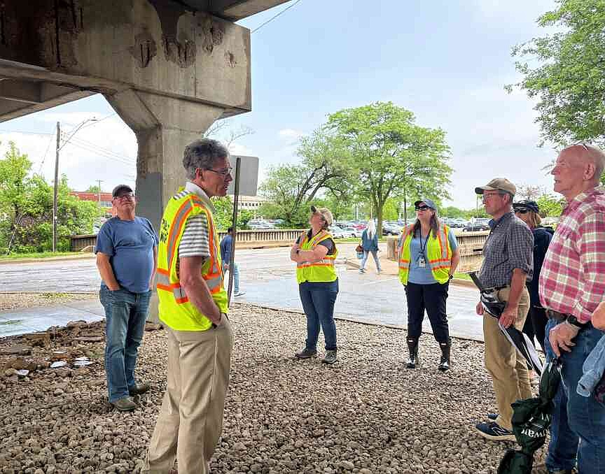 Environmental Quality Commission tours Wears Creek