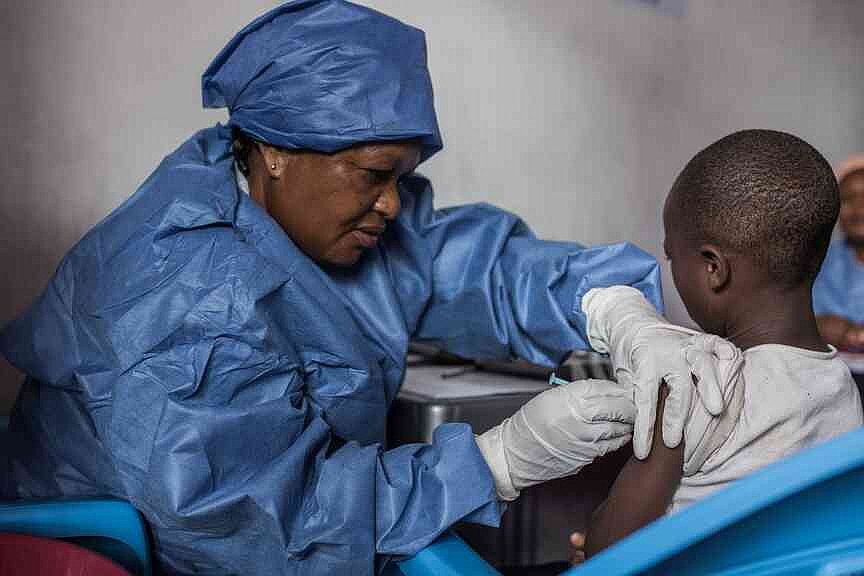 American missionary has Ebola; US bans travel from area