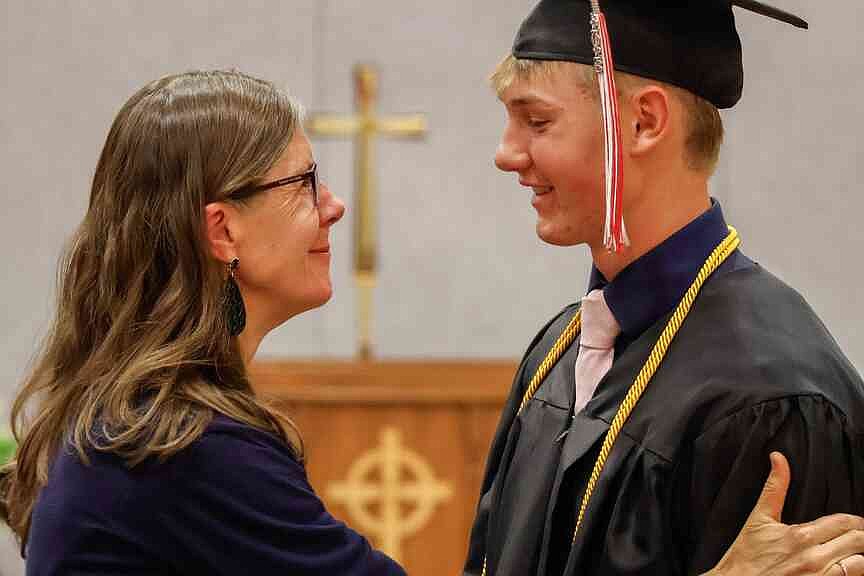 Calvary Lutheran students called to be ‘living sacrifices' during graduation event