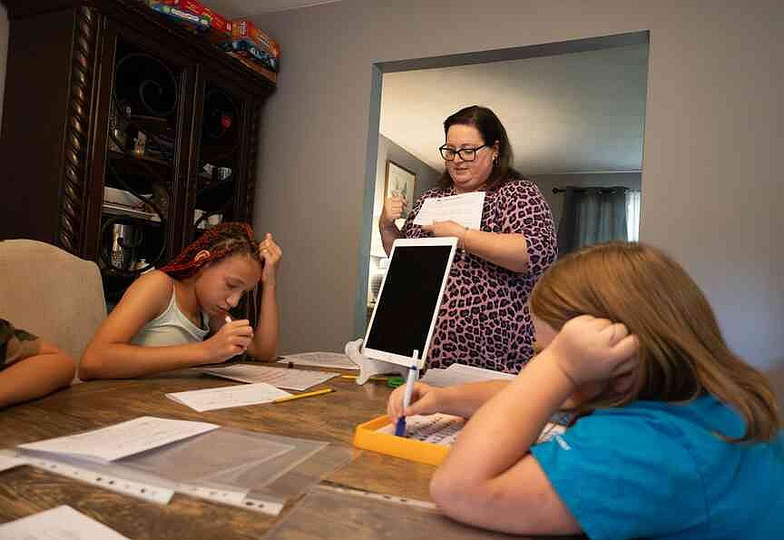 Retired teacher launches cursive tutoring sessions