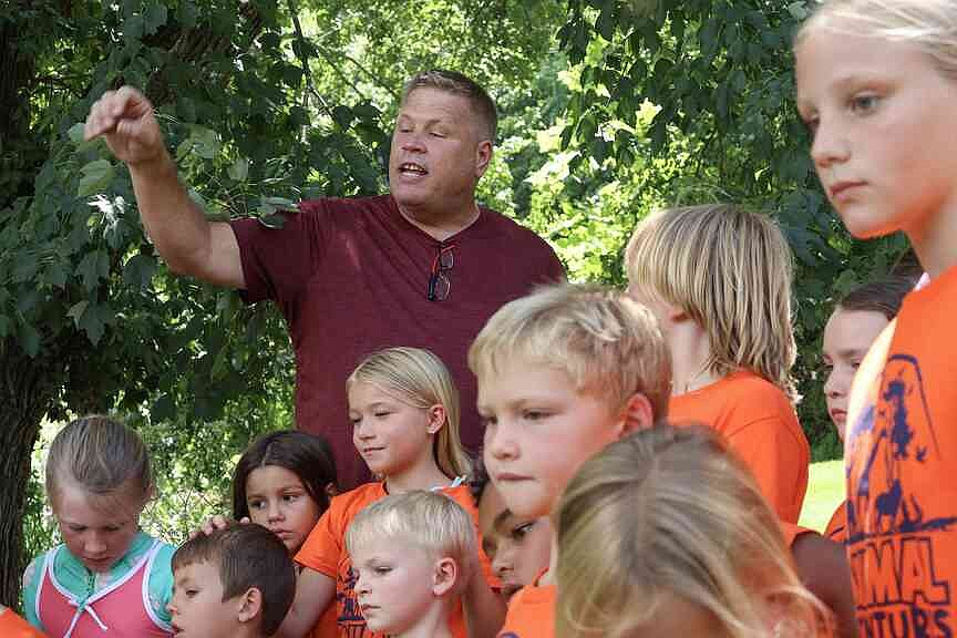 Jefferson City campers explore aquatic life through hands-on lesson at Wears Creek