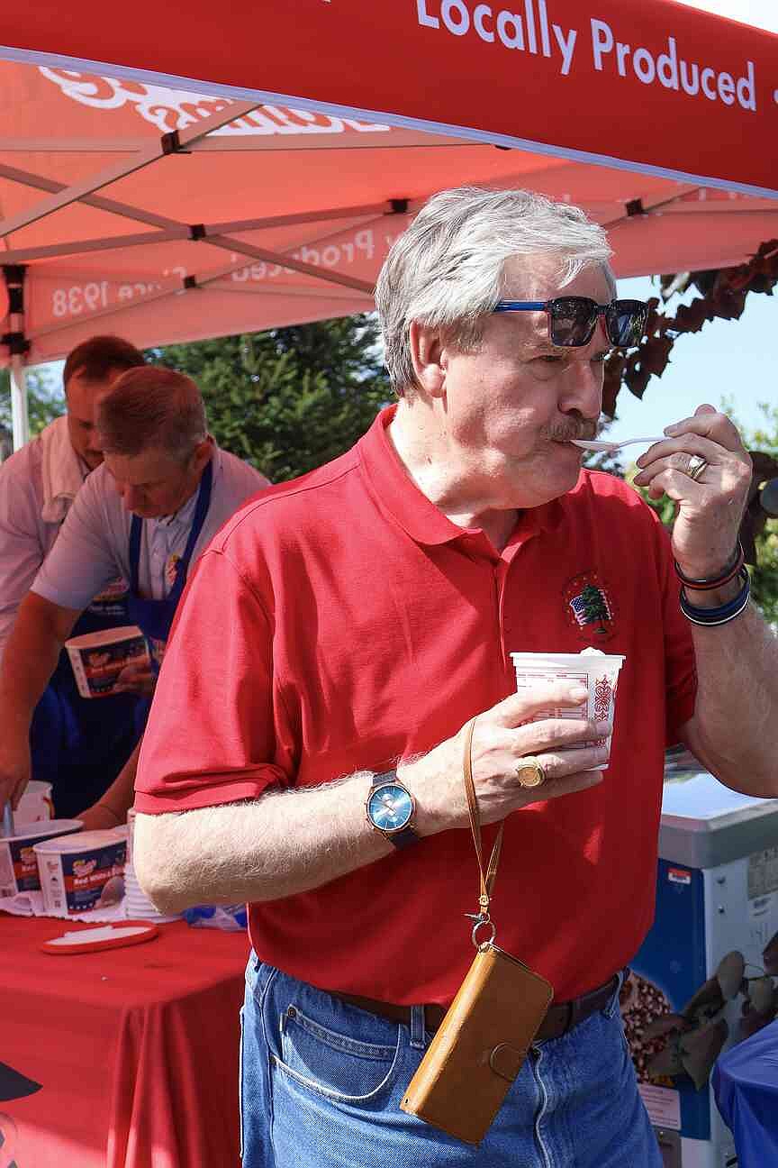 Cole County celebrates Declaration of Independence with ice cream social