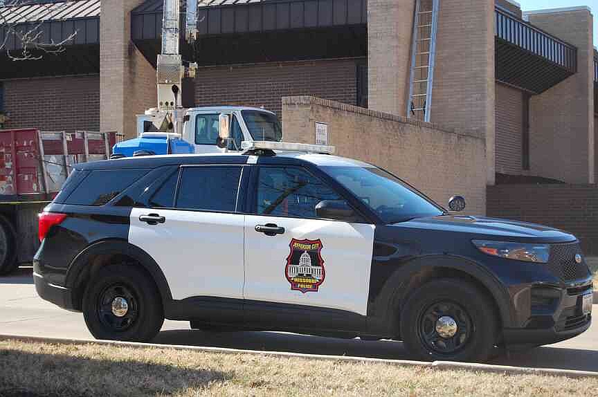 Authorities pull vehicle out of Binder Lake