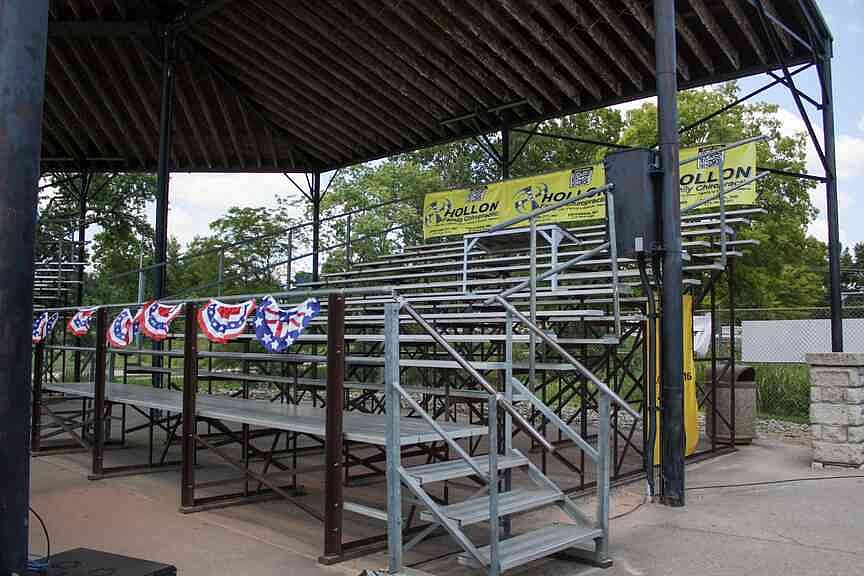 Parks commission backs Vivion Field bleacher upgrade