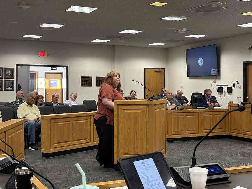 Jefferson City hears from Ward 3 nominees at council meeting, approves phased parking rate hikes
