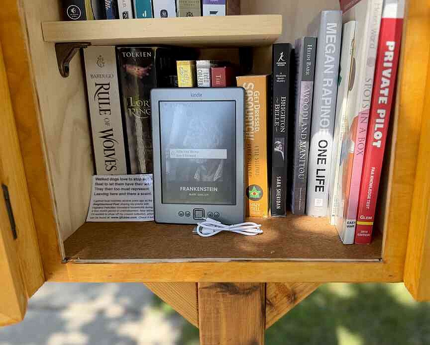 Man loads obsolete Amazon Kindles with books for Little Free Libraries | Jefferson City News-Tribune