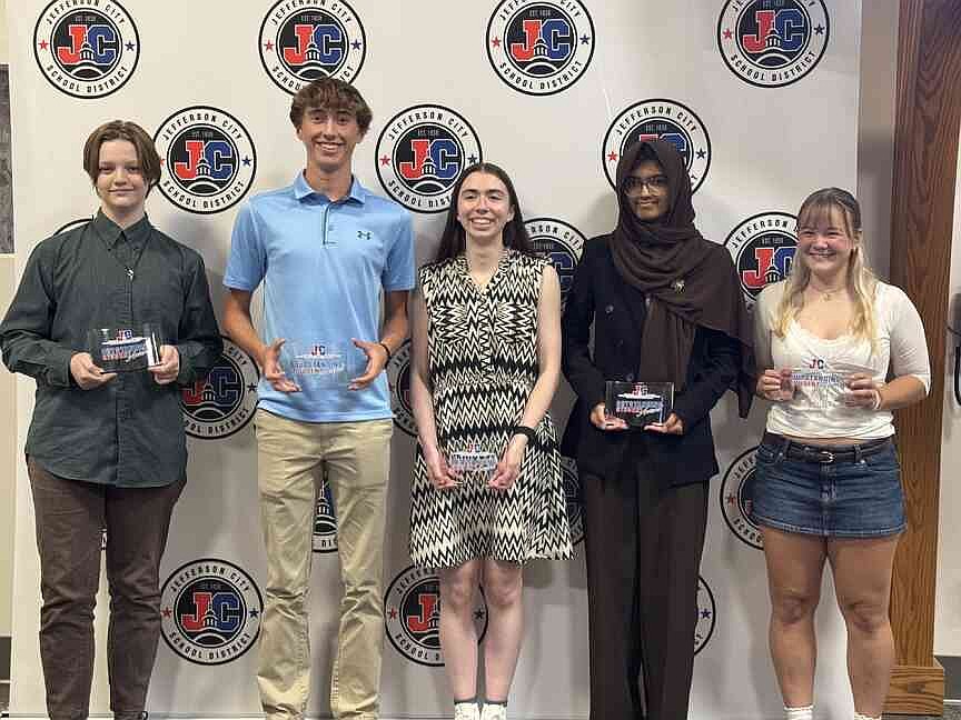 Jefferson City School Board reviews 2027-28 student calendar